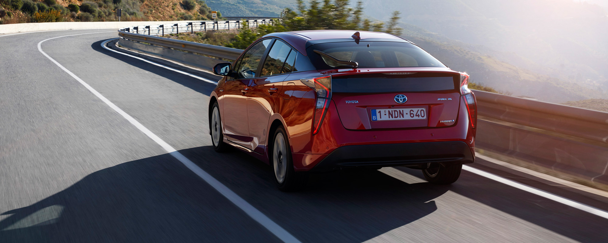 Nieuwe Toyota Prius kent met 100.000 verkopen zeer succesvolle start in Japan