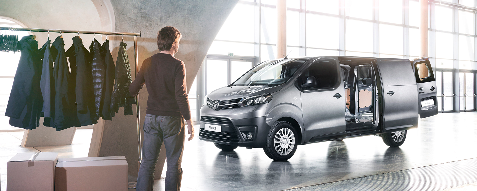 Toyota introduceert volledig nieuwe PROACE bedrijfswagenlijn op Nederlandse markt