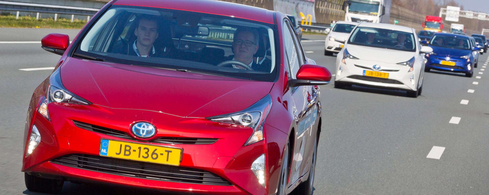Semi-zelfrijdende Toyota Prius in Nationale Platooningtest A2
