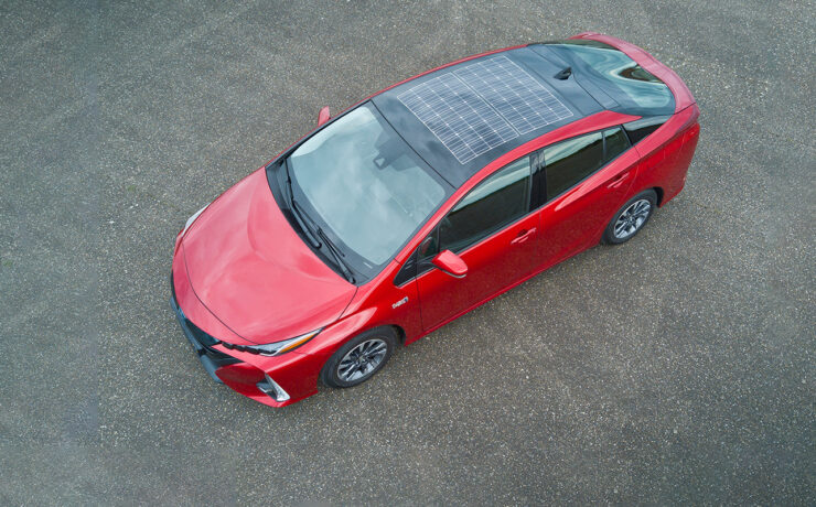 Toyota Prius Plug-in Hybrid rijdt deels op de zon
