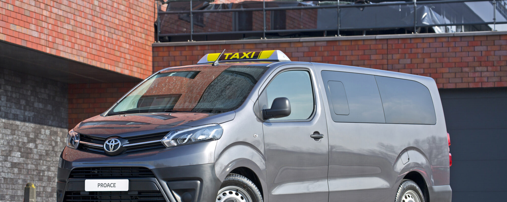 Toyota introduceert negenpersoons PROACE TAXI uitvoeringen