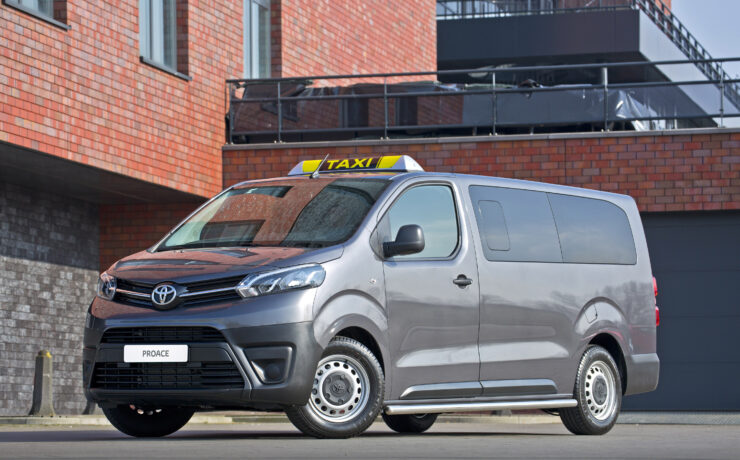 Toyota introduceert negenpersoons PROACE TAXI uitvoeringen