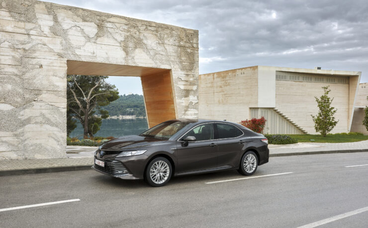 Toyota introduceert de nieuwe Camry Hybrid