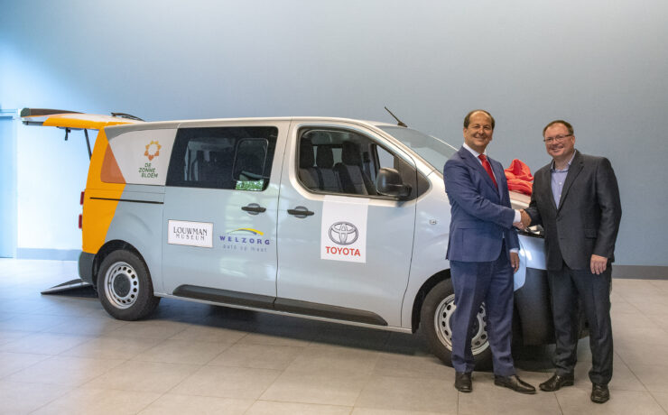 Toyota levert 50ste Zonnebloemauto