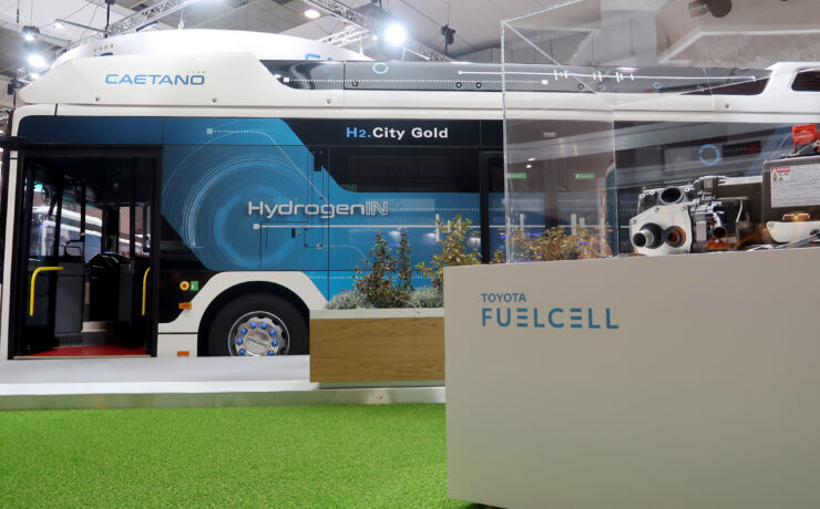 Toyota en CaetanoBus SA onthullen stadsbus met Toyota brandstofceltechnologie