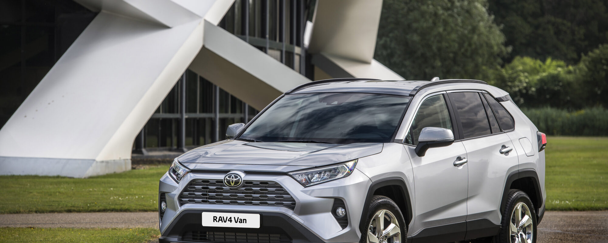 Eerste hybride bedrijfswagen van Toyota: de RAV4 Van
