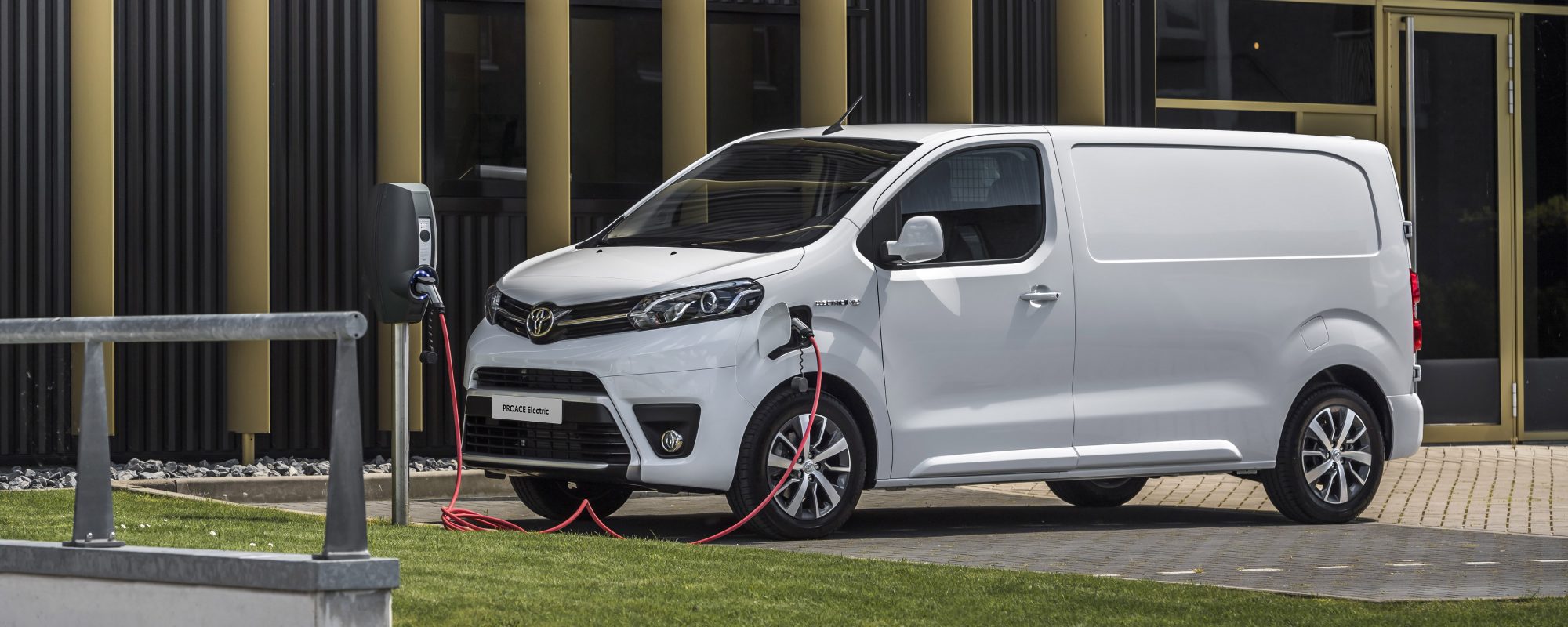 Toyota maakt prijzen PROACE Electric bekend