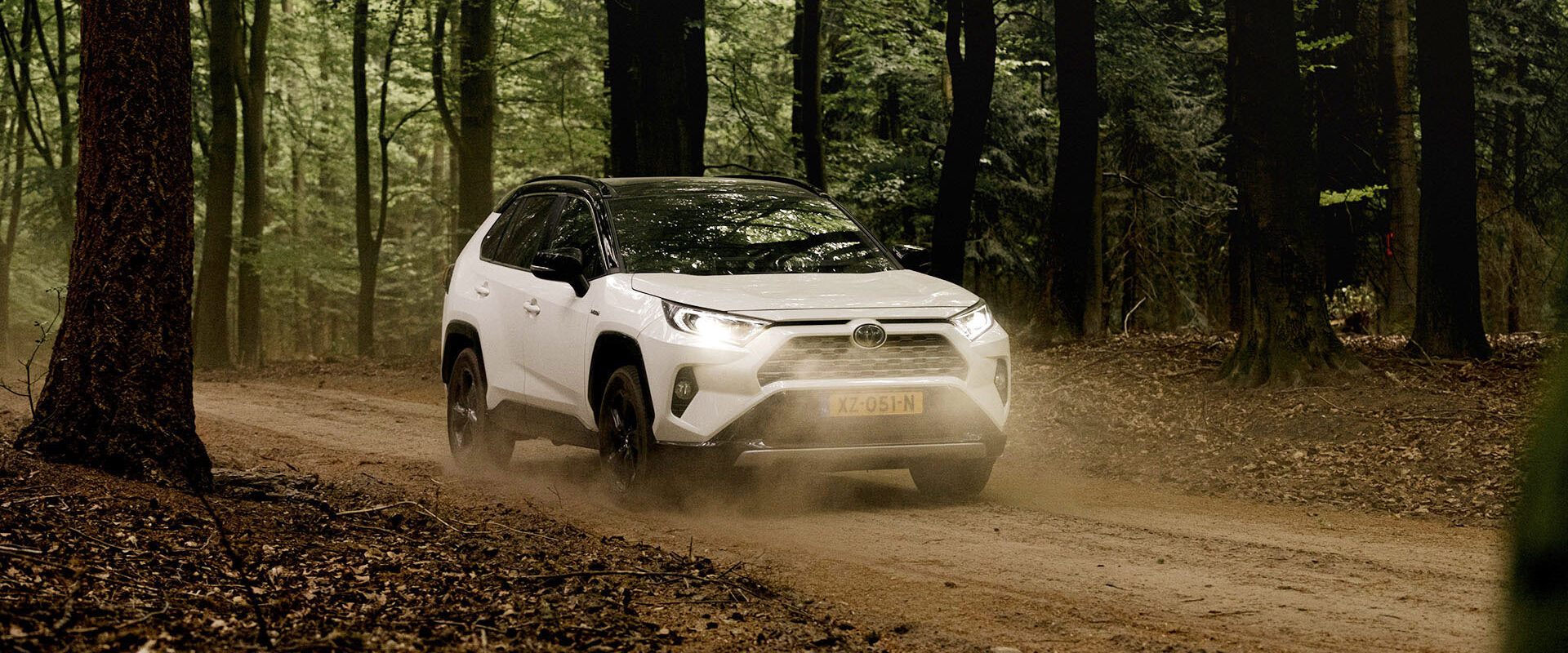 Toyota hybridemodellen besparen in 10 jaar in Nederland ruim 400 miljoen liter brandstof