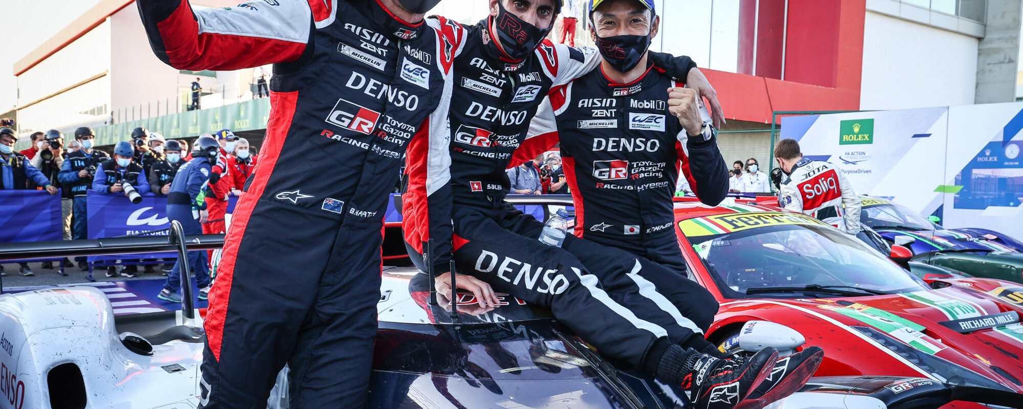 Toyota GAZOO Racing grijpt overwinning in 100e WEC-race
