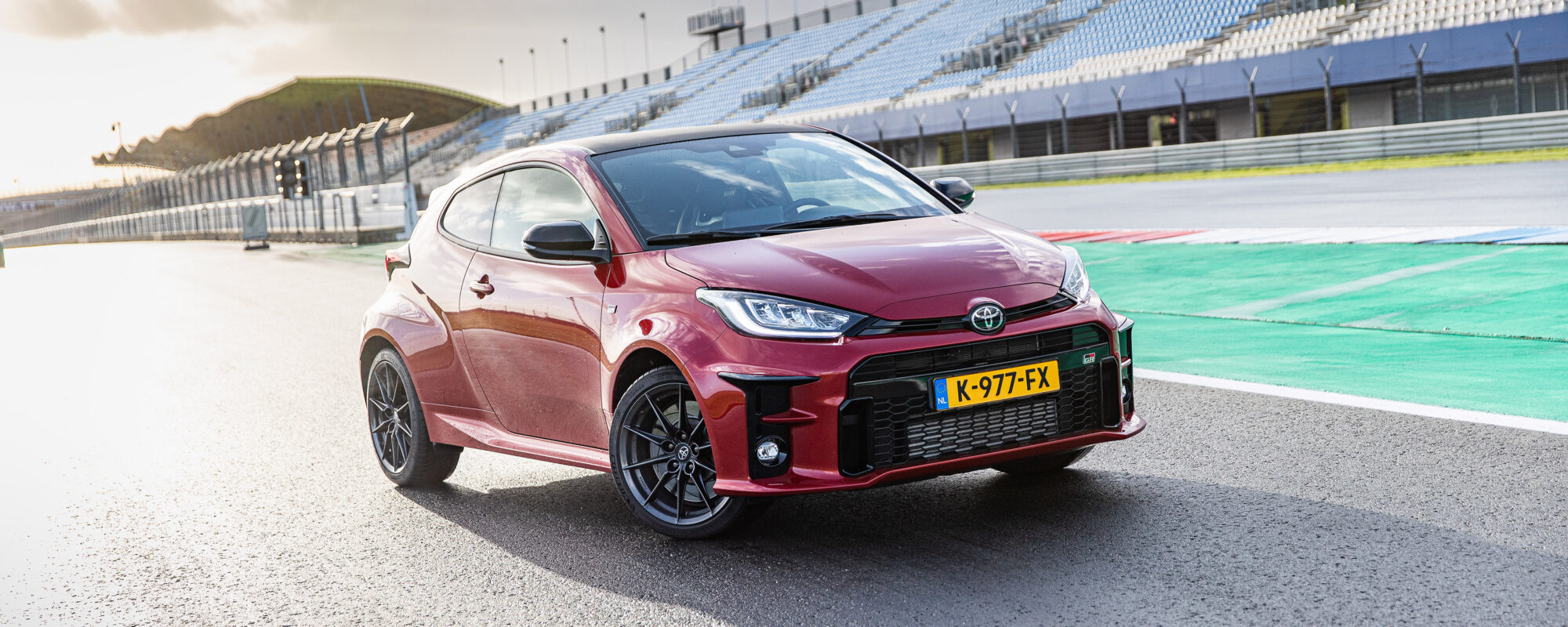 Toyota GR Yaris verslaat supersportcars en wint Autovisie Supertest