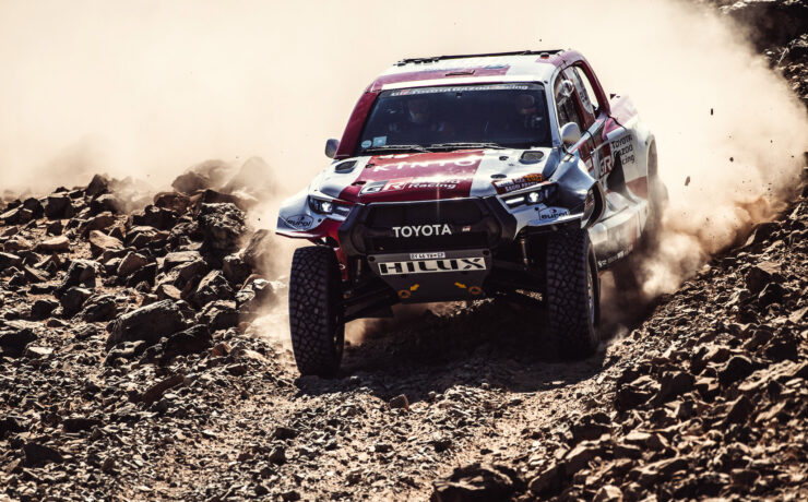 Toyota Hilux halverwege Dakar Rally aan kop in autoklassement – Test