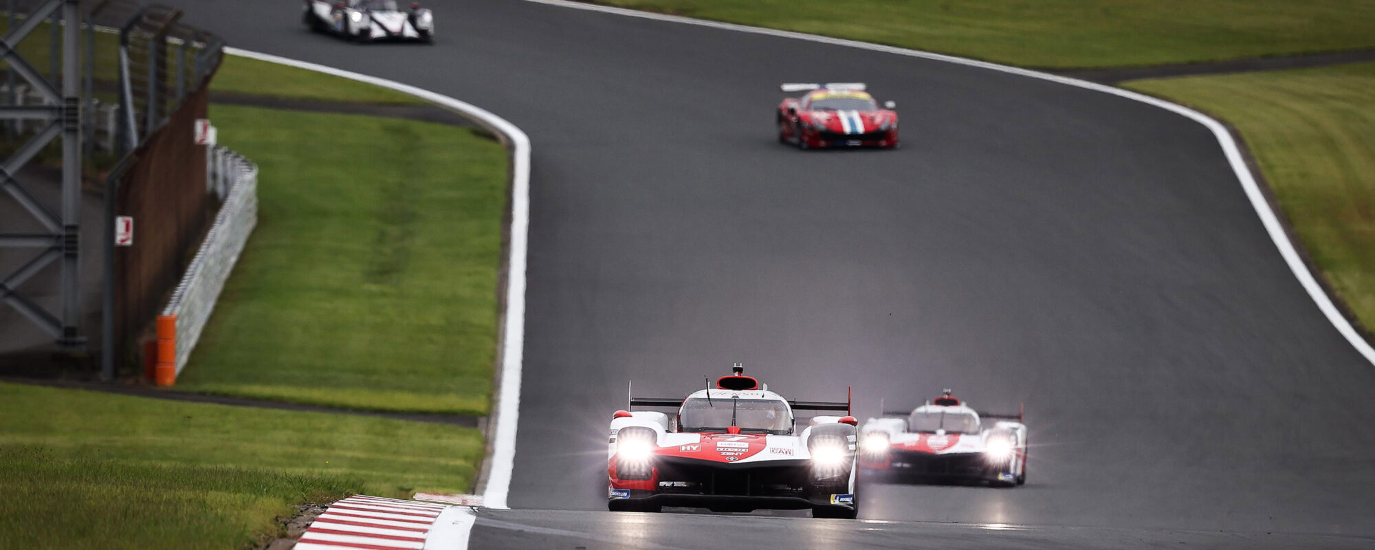 Eerste en tweede plek in thuisrace voor Toyota GAZOO Racing