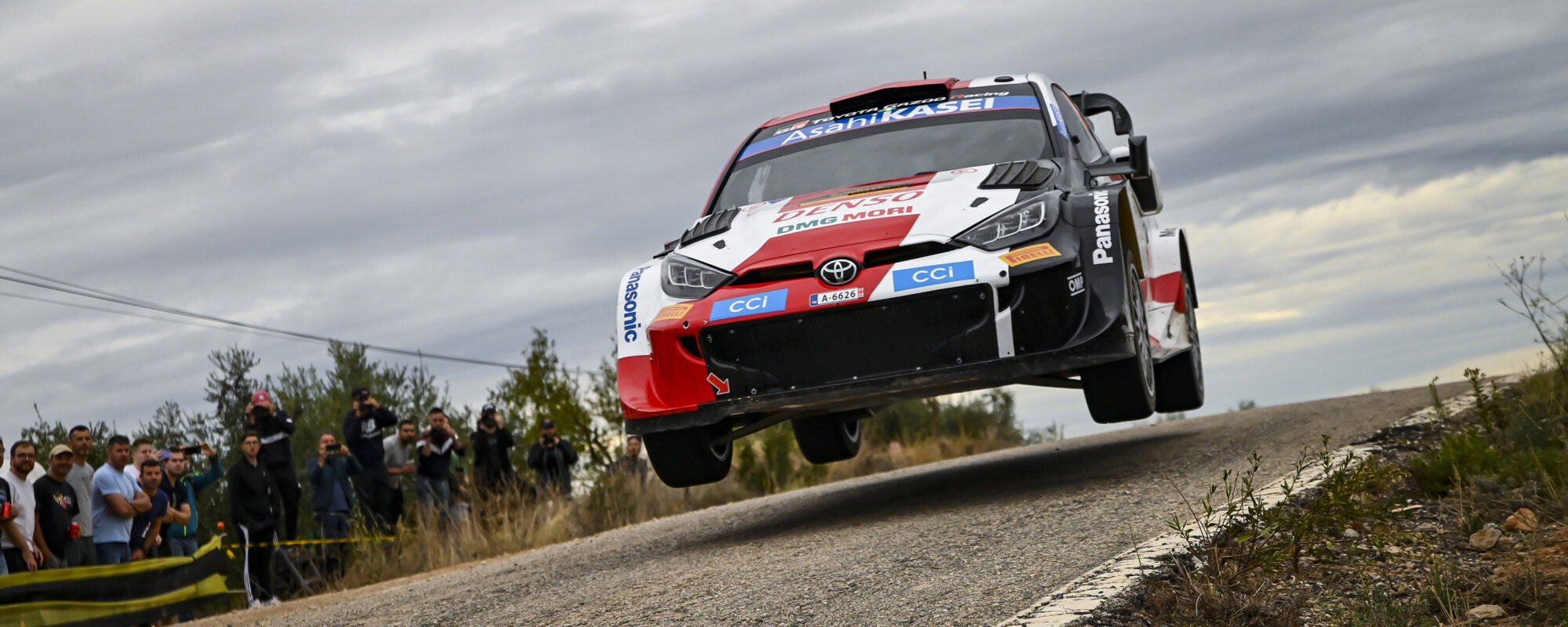 Toyota GAZOO Racing behaalt WRC-constructeurstitel in stijl met winst van Ogier in Rally van Spanje￼