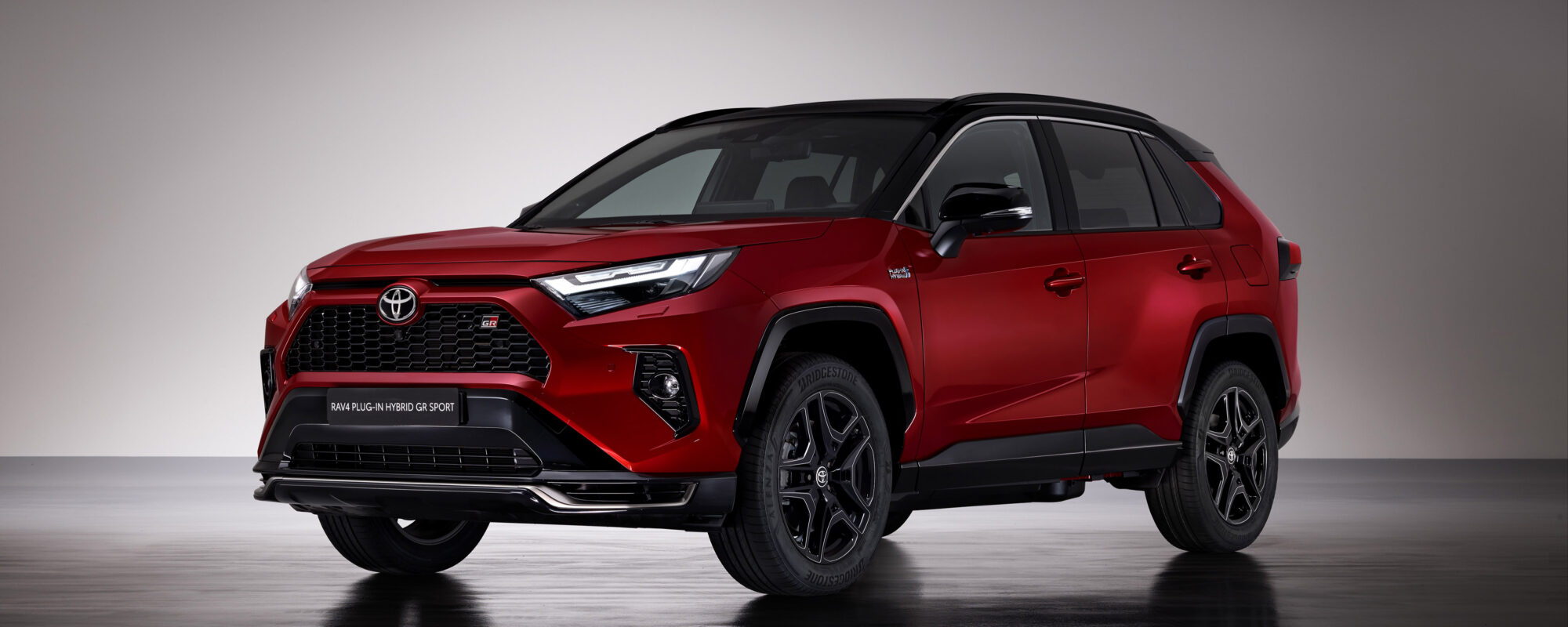 Toyota RAV4 krijgt sportieve topuitvoering: RAV4 GR SPORT