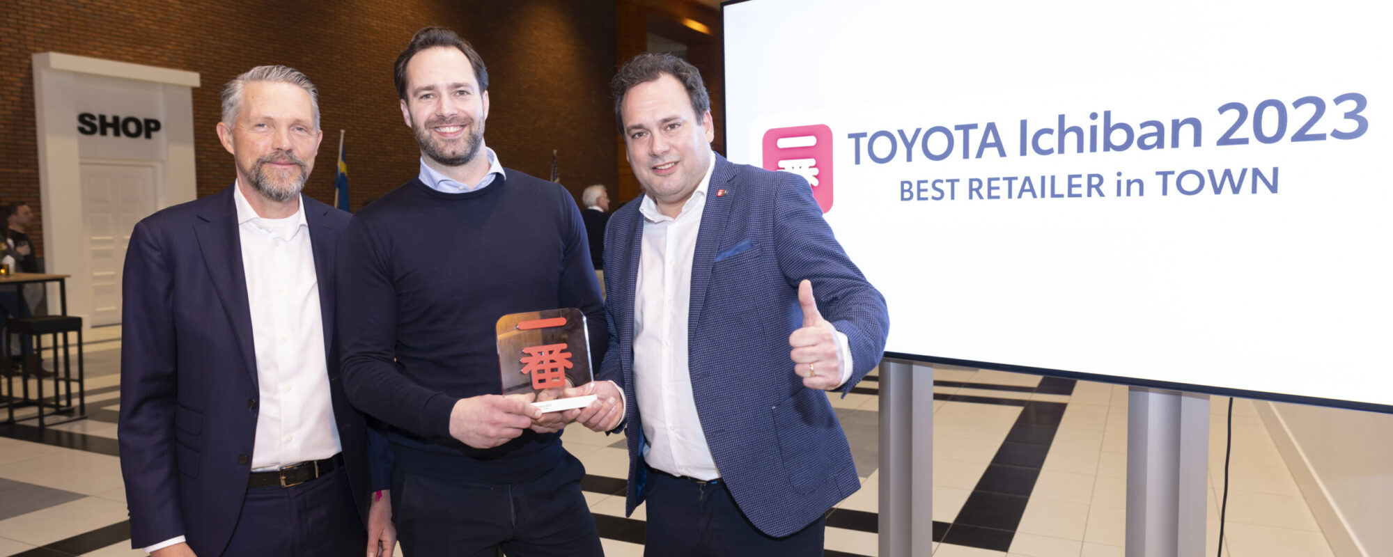 Toyota-dealer Bloemberg uit Zevenaar wint Ichiban Award 2023 voor beste Toyota-dealer van Nederland