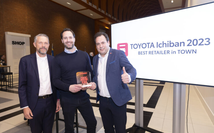 Toyota-dealer Bloemberg uit Zevenaar wint Ichiban Award 2023 voor beste Toyota-dealer van Nederland