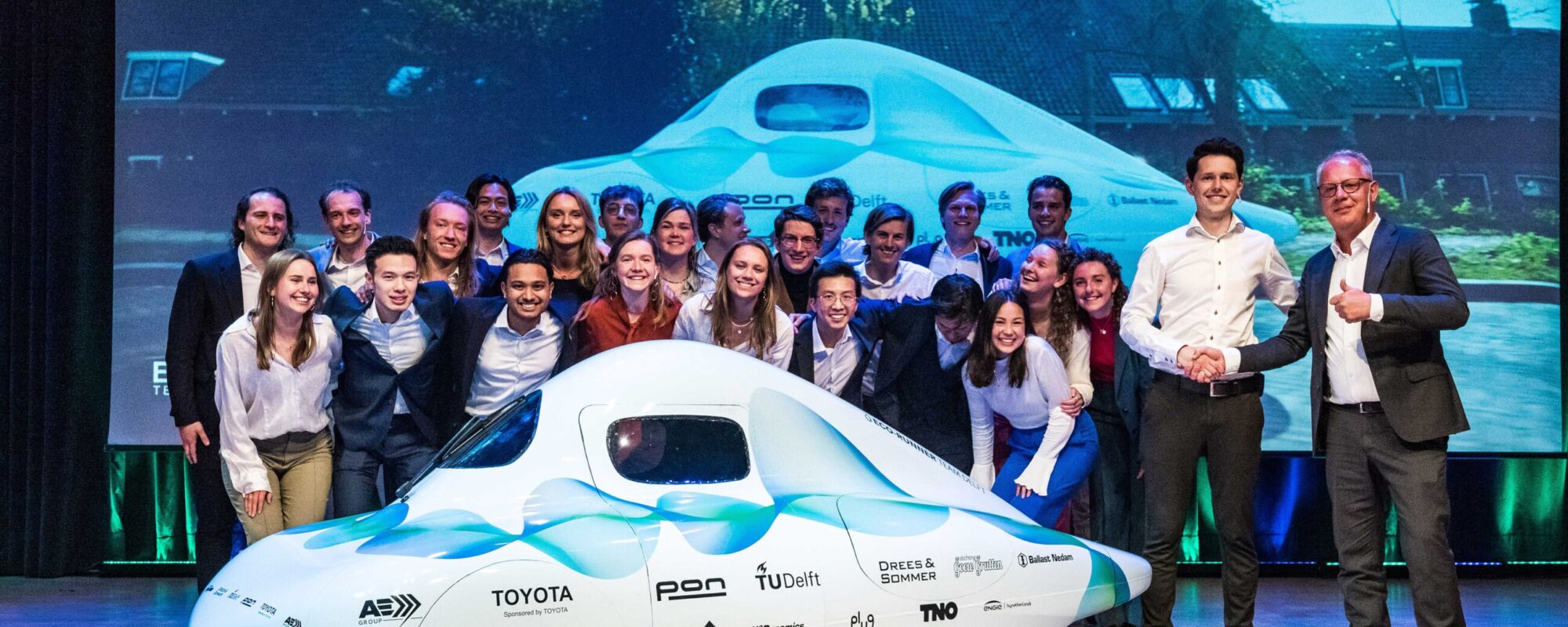 Toyota Nederland daagt Eco-Runner Team Delft uit wereldrecord lange afstand rijden met waterstof te verbreken