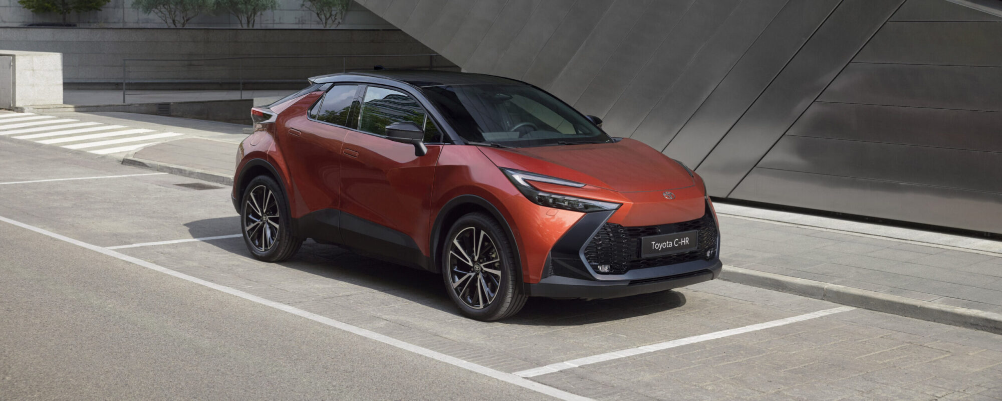 Nieuwe Premium-uitvoering geeft Toyota C-HR een nog gedurfdere stijl