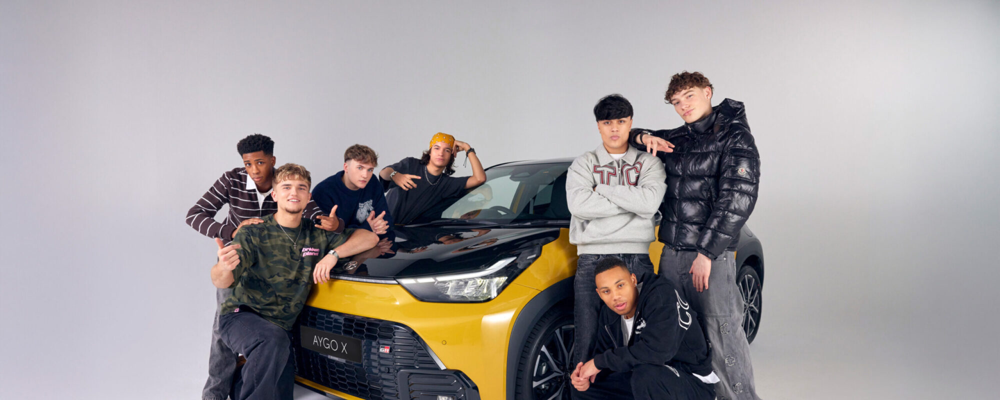Britse boyband December 10 kondigt Toyota aan als hoofdpartner voor aanstaande tournee en introduceert een nieuw nummer in de Aygo X-campagne